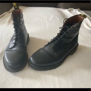 Dr. Martens Eldritch boots, men’s size 9